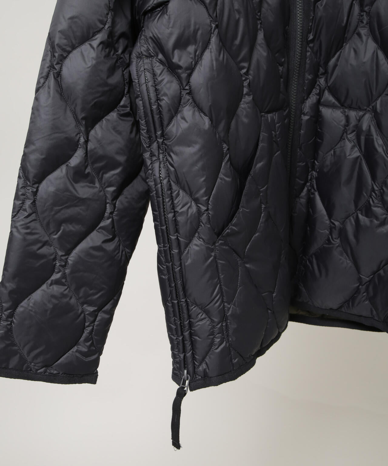 TAION/MILITARY W-ZIP V NECK DOWN JKT 6705214035