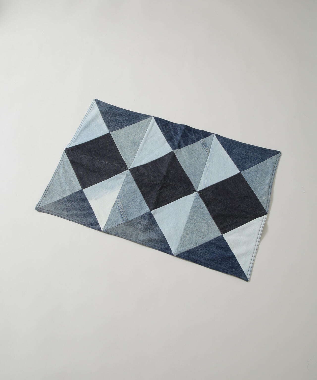 AUTHEN/DENIM UPCYLCED RUG