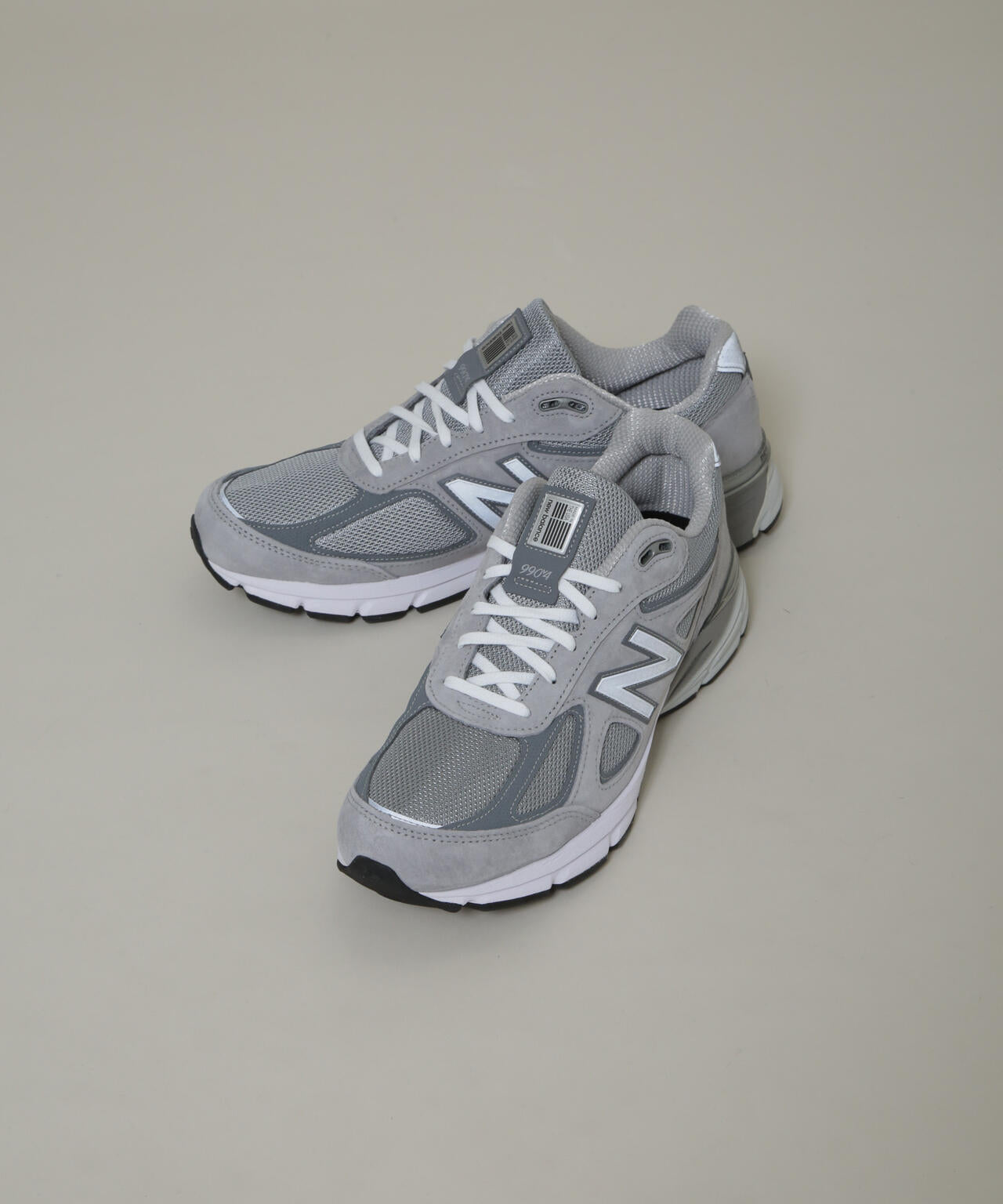 new balance/U990v4