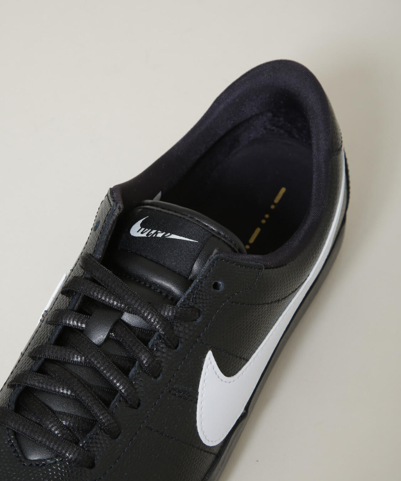NIKE/ナイキ アストログラバーSE 6706134059