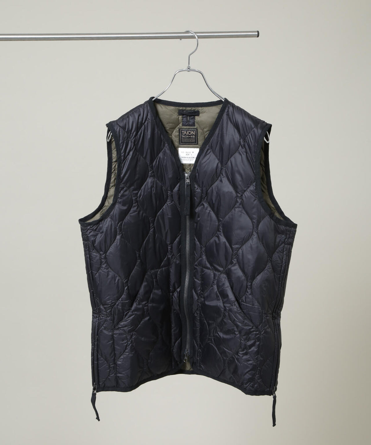 TAION/MILITARY V NECK W-ZIP DOWN VT 6706214005