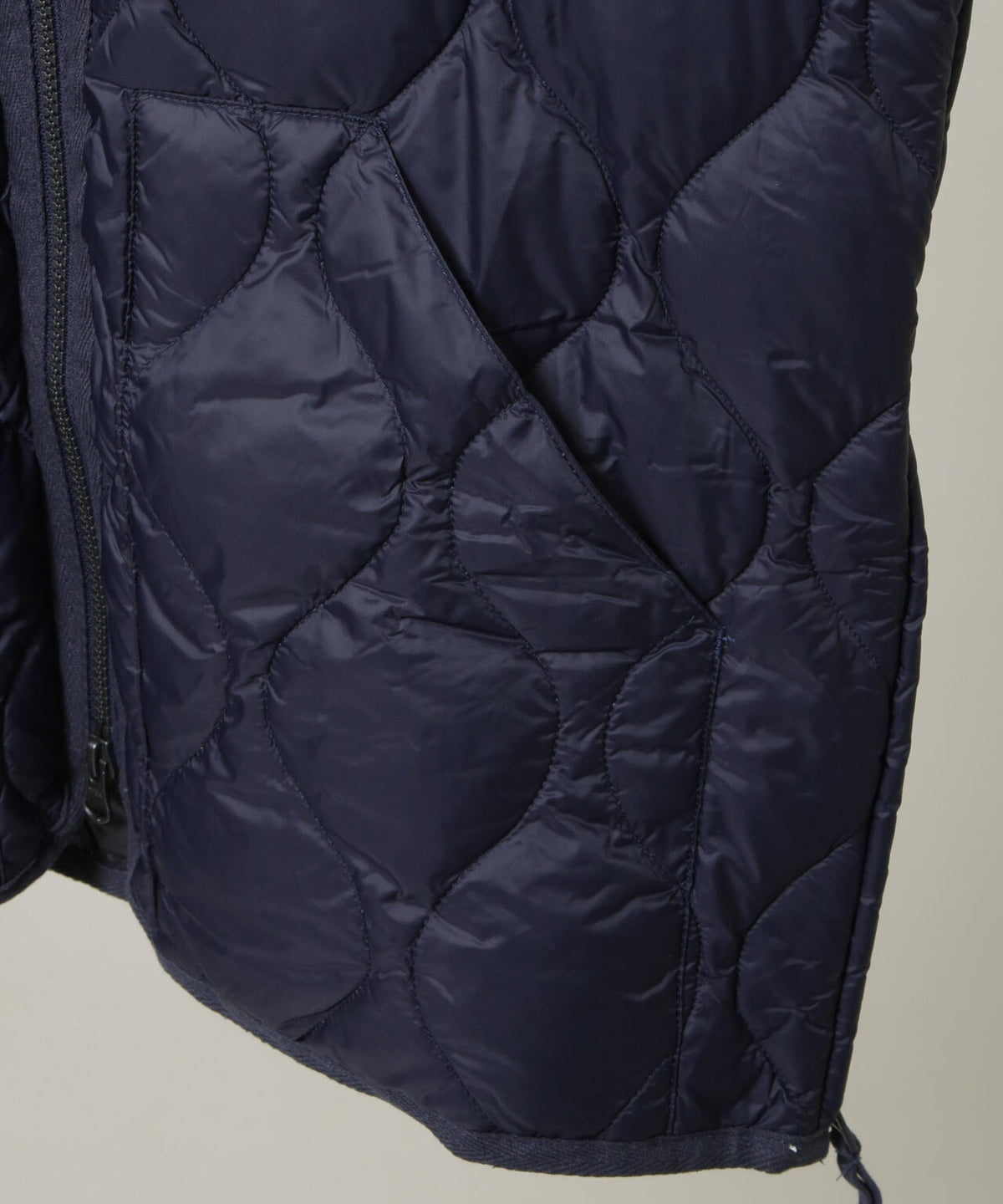 TAION/MILITARY V NECK W-ZIP DOWN VT 6706214005