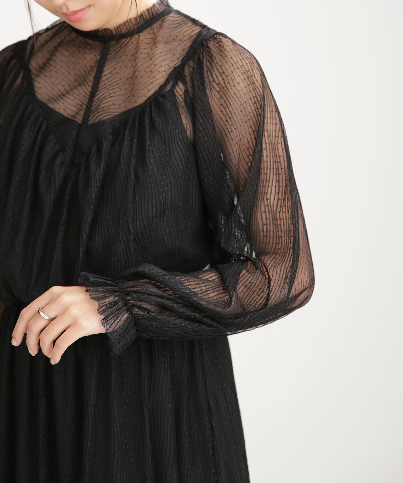 troisiemechaco/ドットプリーツチュールワンピース 6711119001