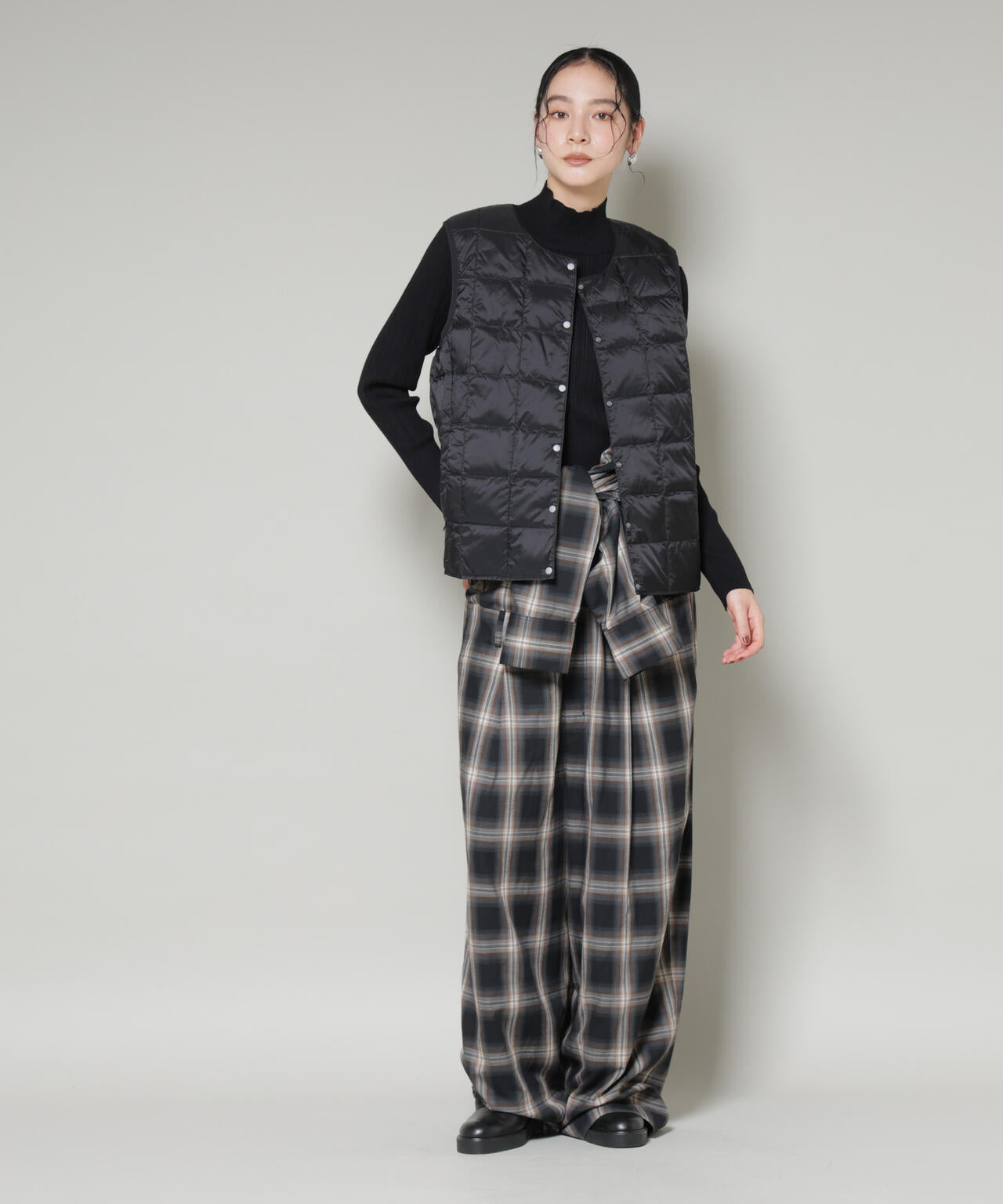 TAION/クルーネックボタンダウンベスト 6715214008