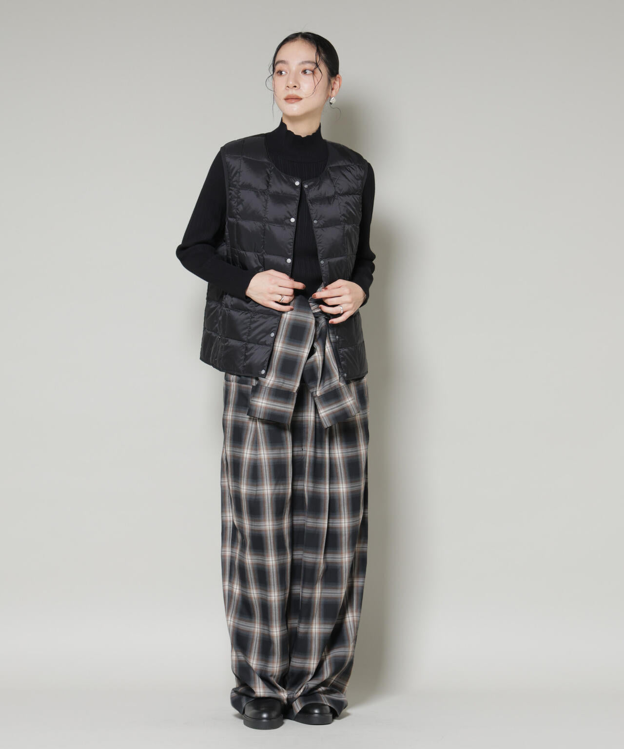 TAION/クルーネックボタンダウンベスト 6715214008