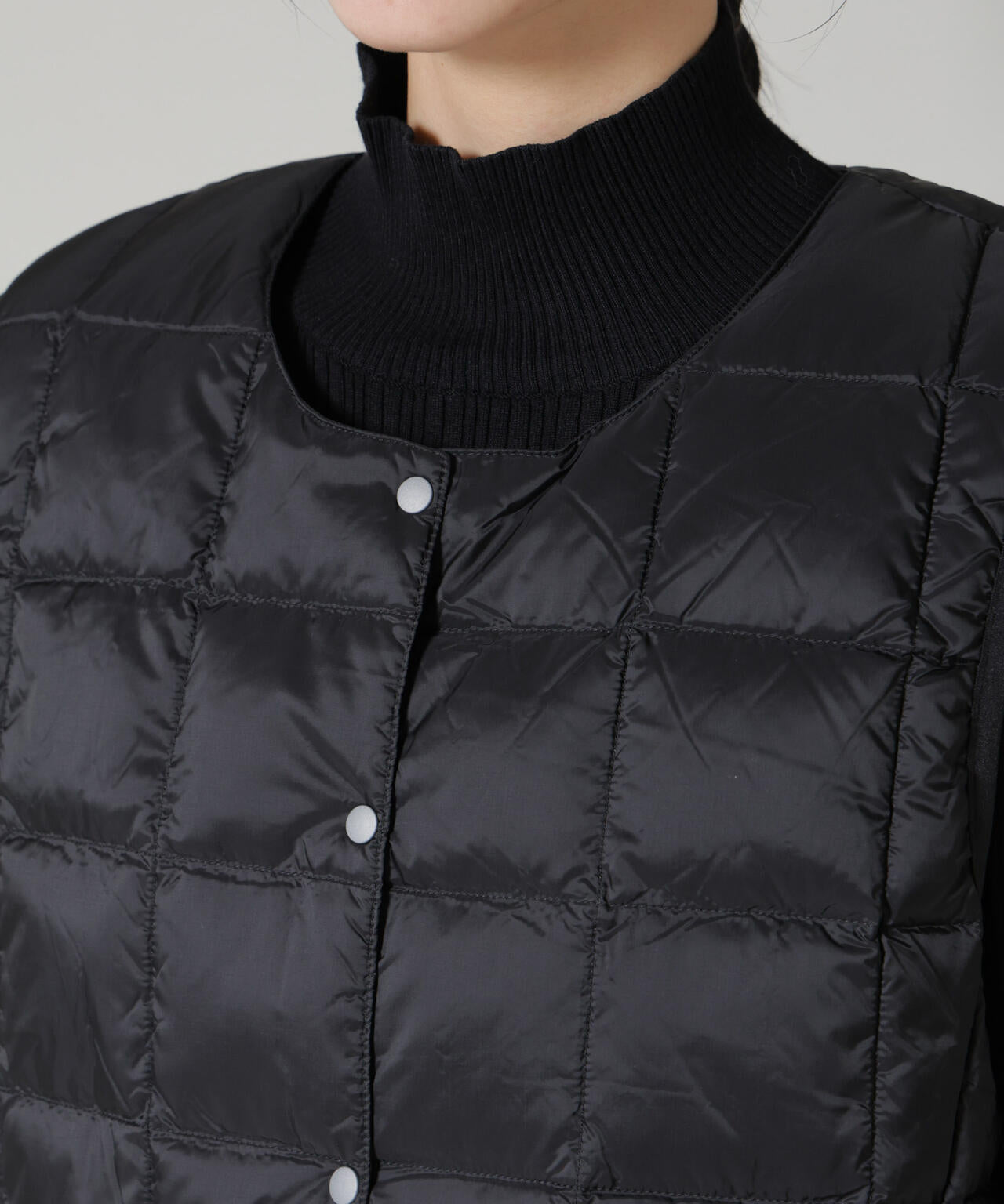 TAION/クルーネックボタンダウンベスト 6715214008