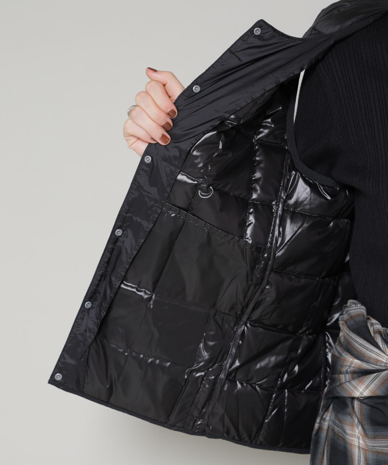 TAION/クルーネックボタンダウンベスト 6715214008