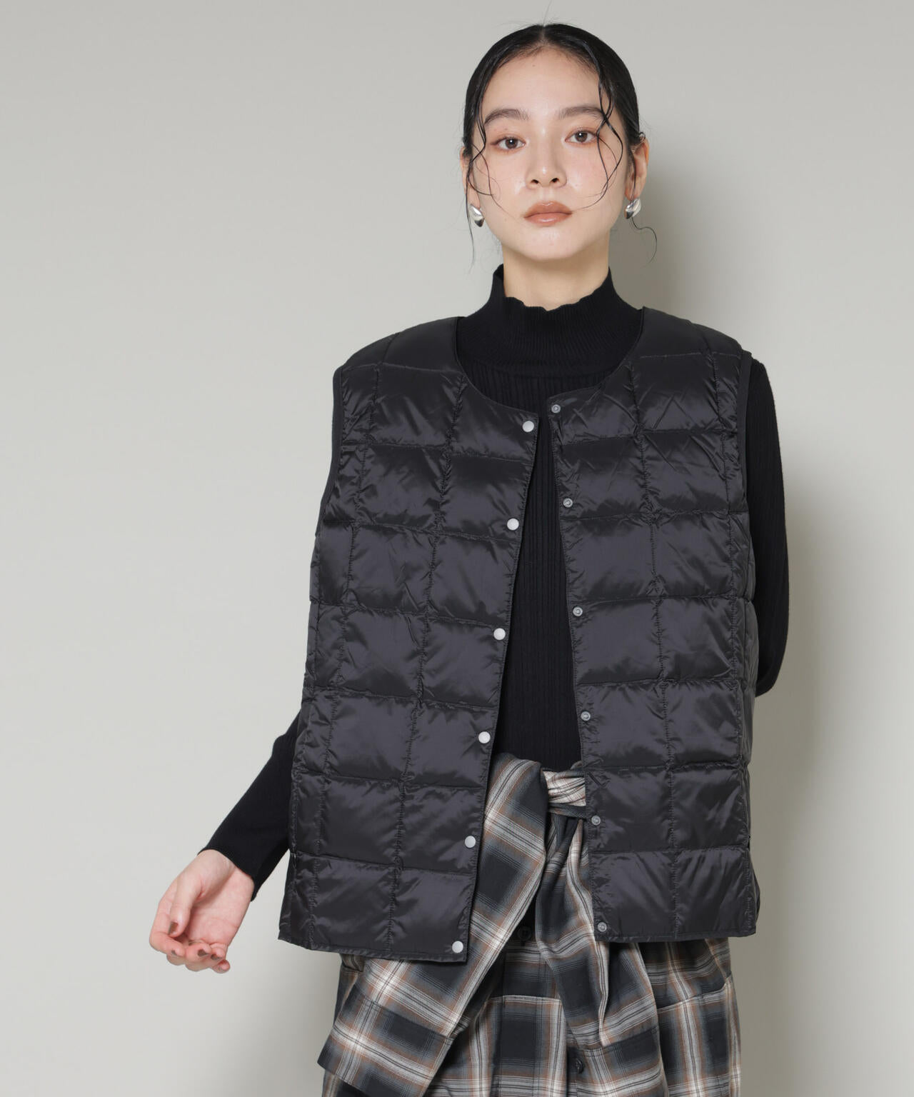 TAION/クルーネックボタンダウンベスト 6715214008