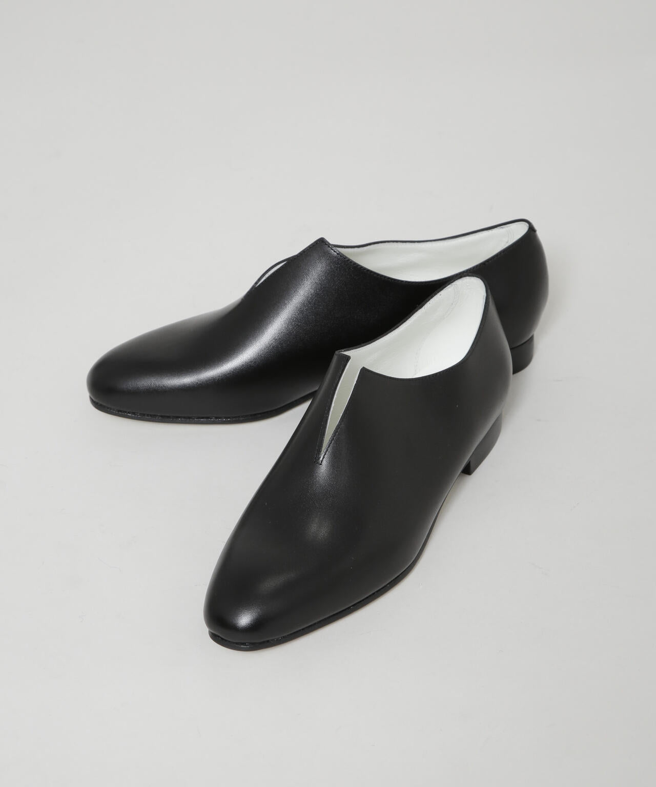 BEAUTIFUL SHOES/SLIT SHOES