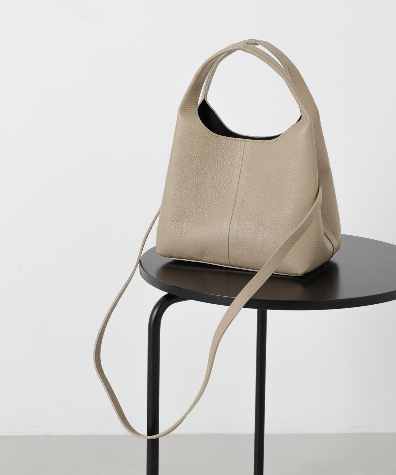 AULENTTI/レザーインポーチトート 6716132026