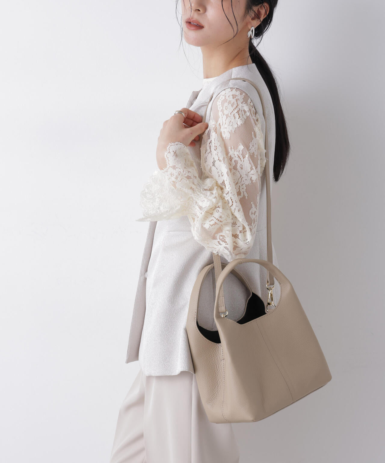 AULENTTI/レザーインポーチトート 6716132026