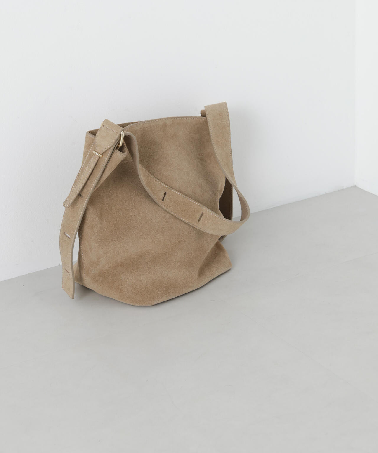 AULENTTI/スエードワンショルダーバッグ