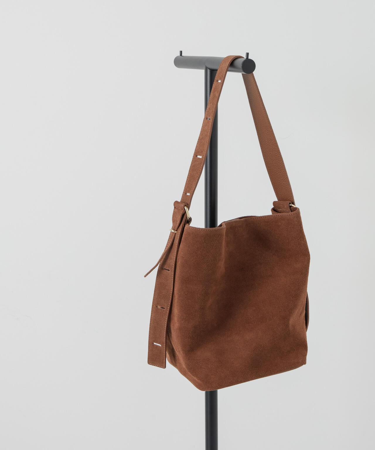 AULENTTI/スエードワンショルダーバッグ