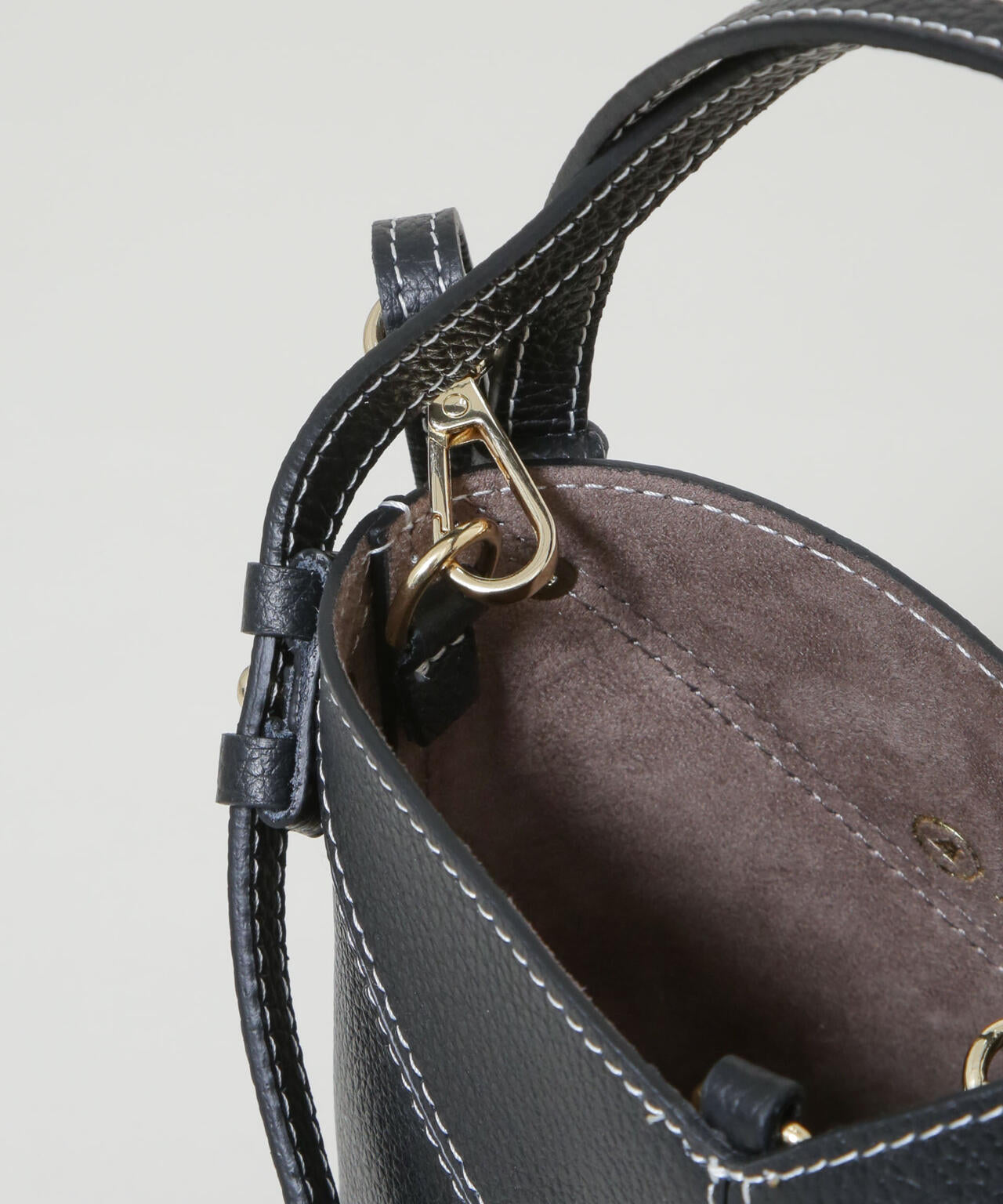 AULENTTI/レザーステッチショルダーバッグ 6716132072