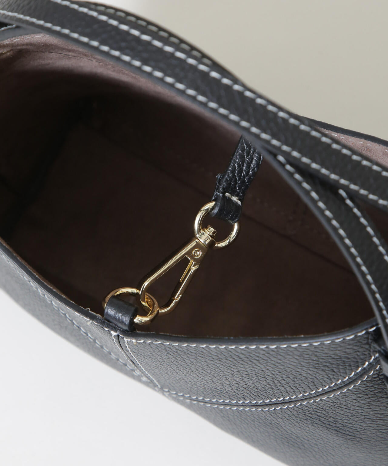 AULENTTI/レザーステッチショルダーバッグ 6716132072