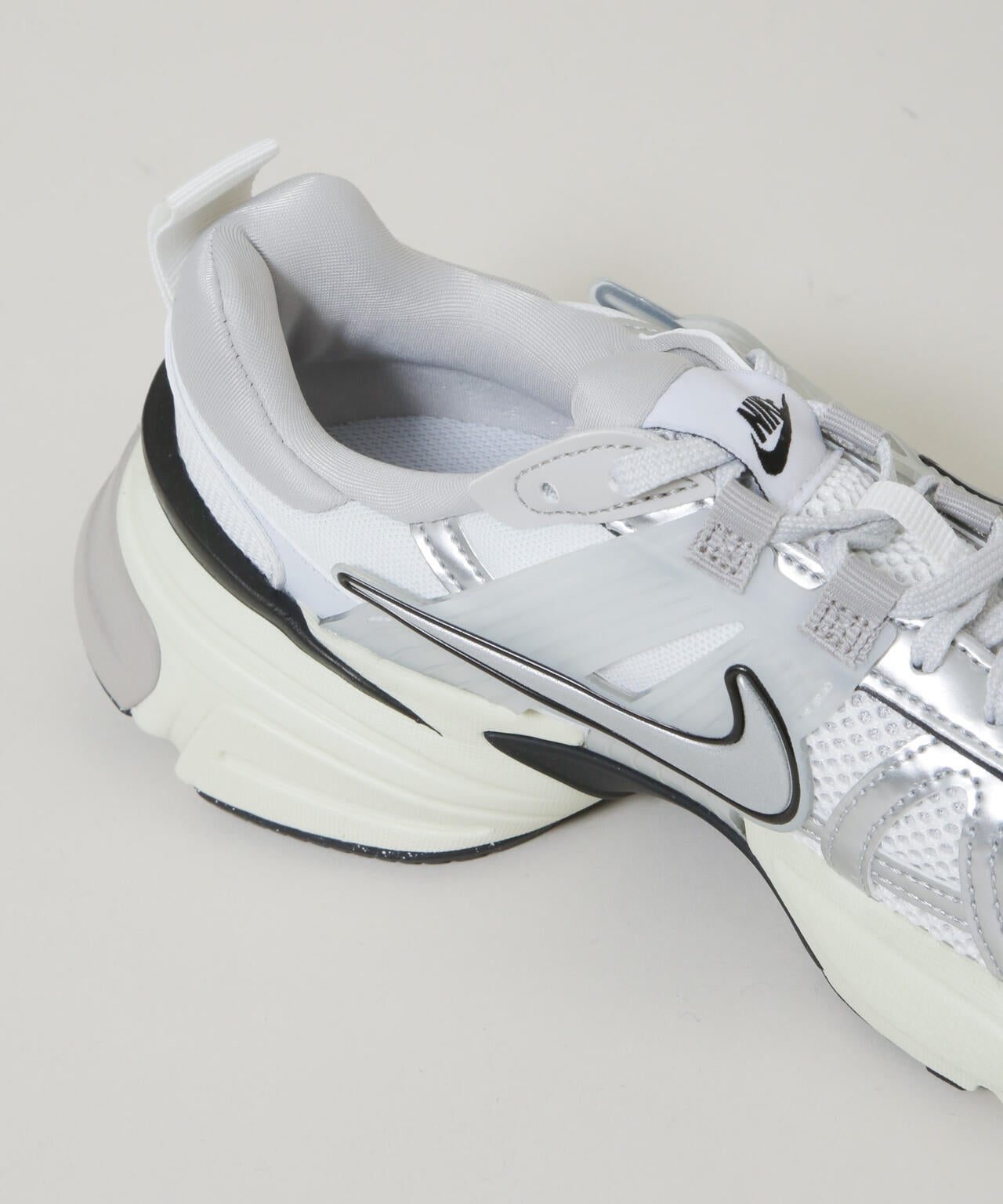 NIKE/ナイキ ウィメンズ V2K ラン 6716134012