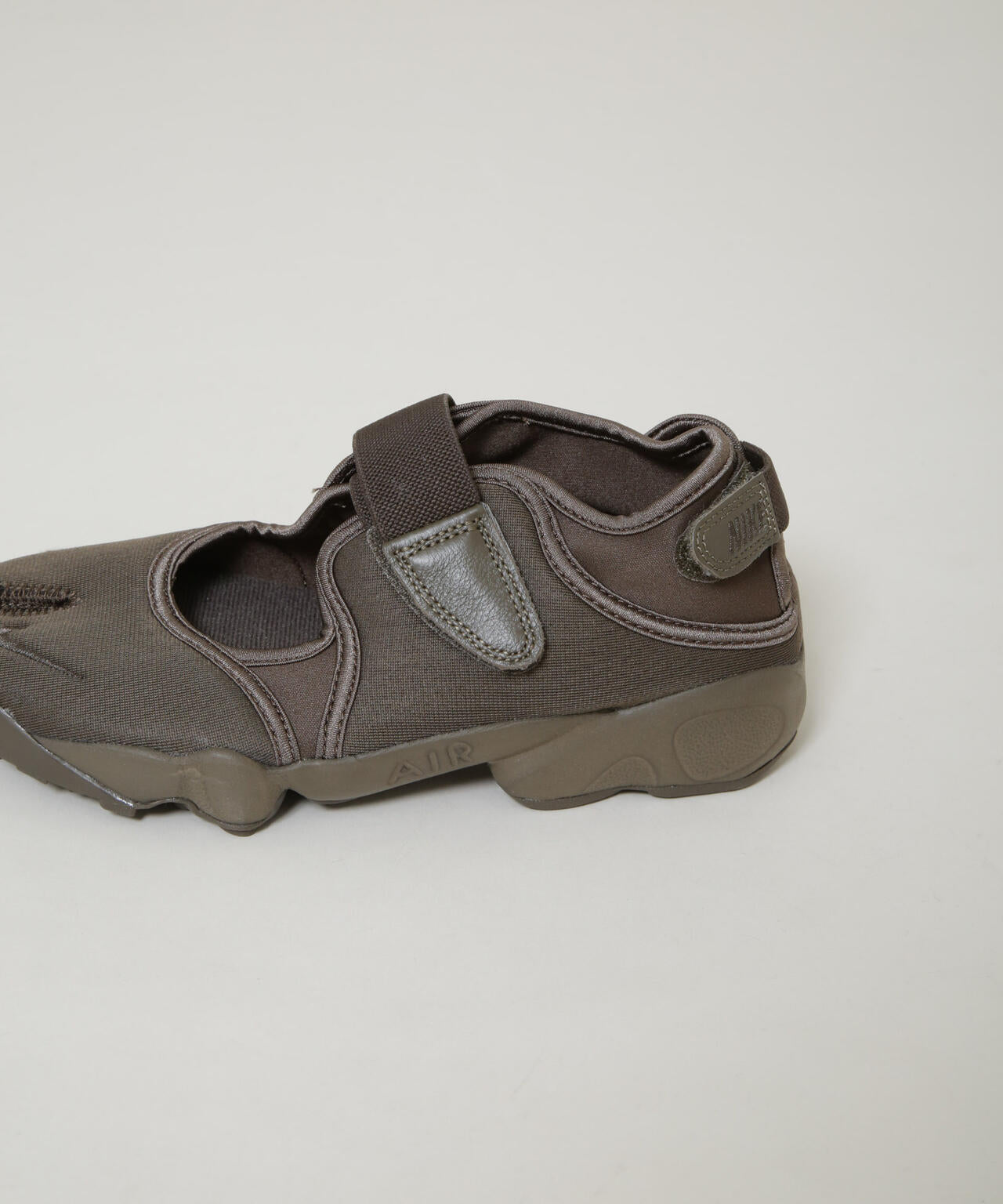 NIKE/ウィメンズ エア リフト FL 6716134027