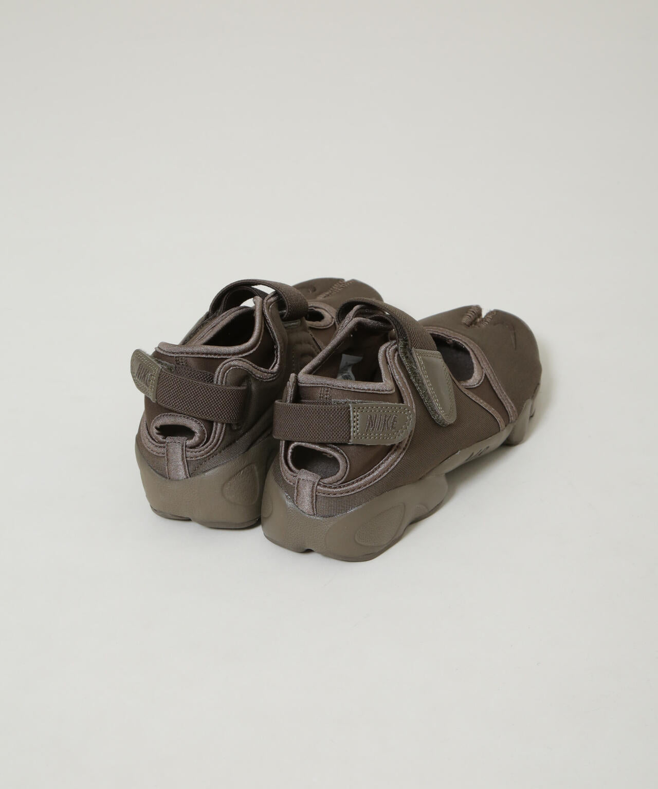NIKE/ウィメンズ エア リフト FL 6716134027