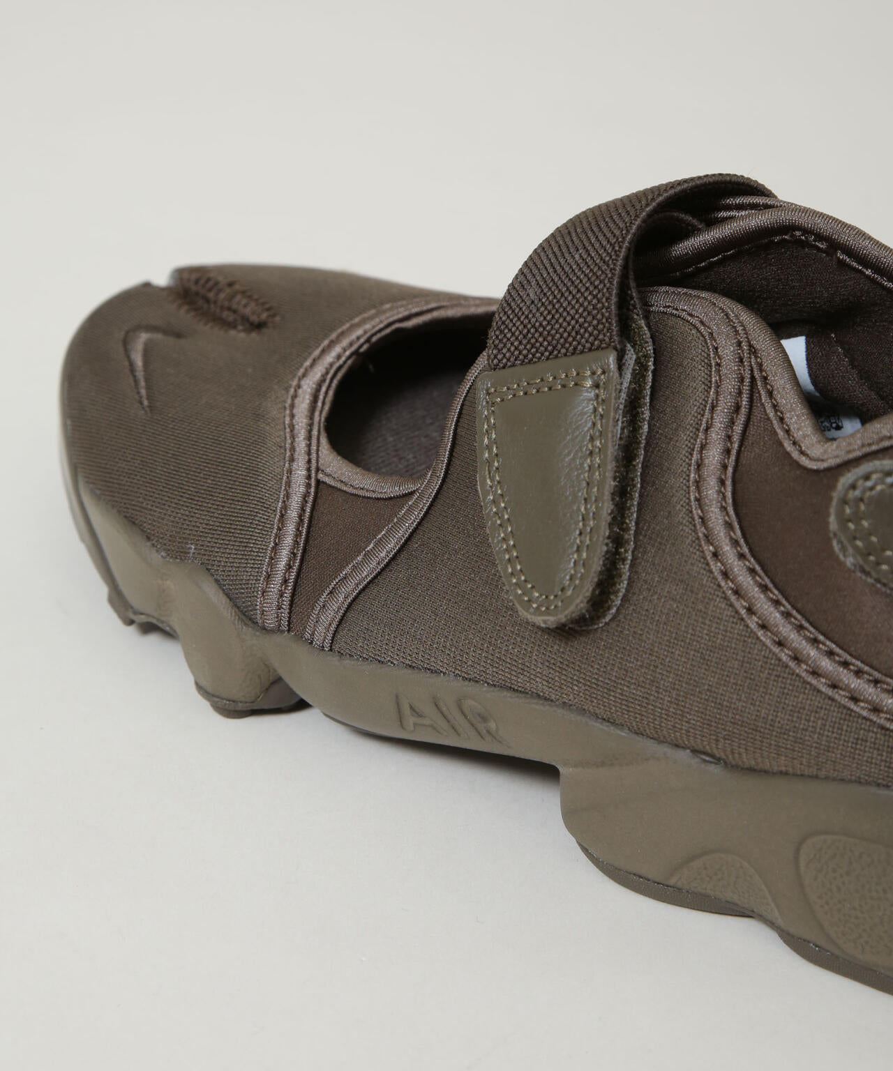 NIKE/ウィメンズ エア リフト FL 6716134027
