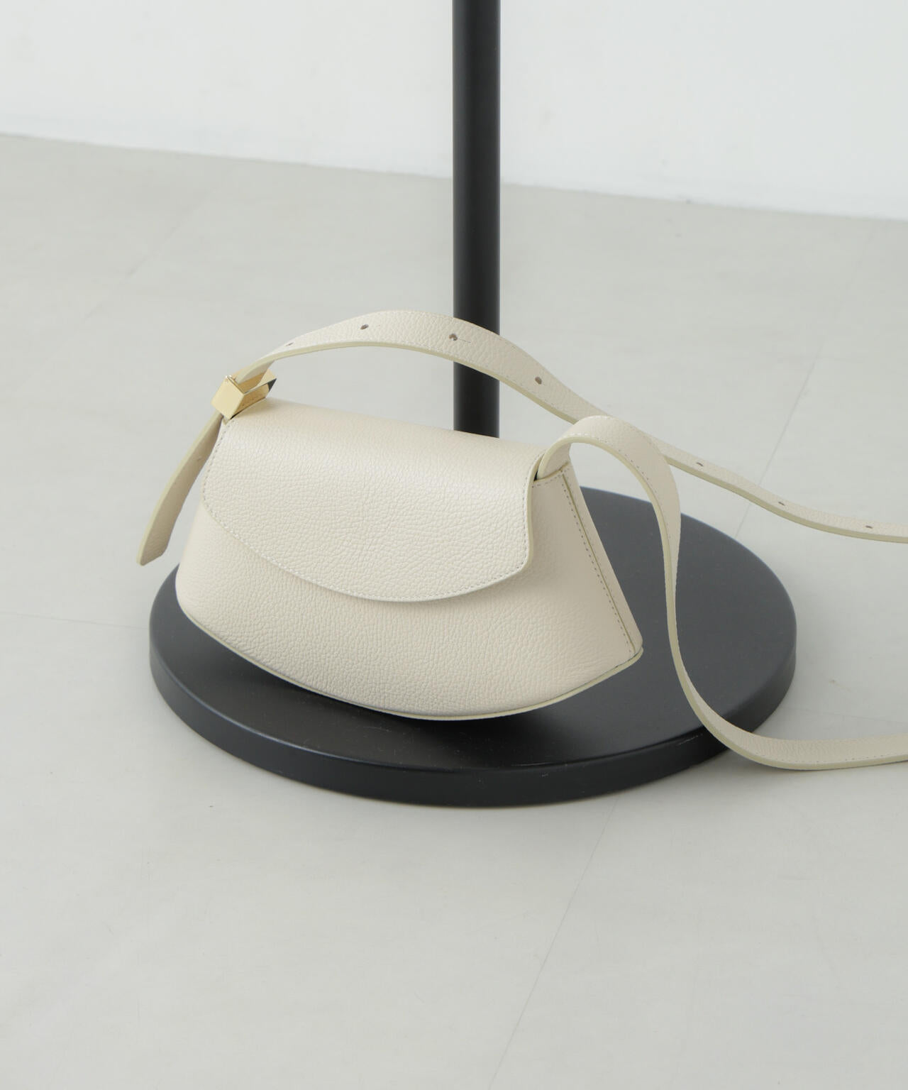AULENTTI/カーブミニショルダー 6716232267