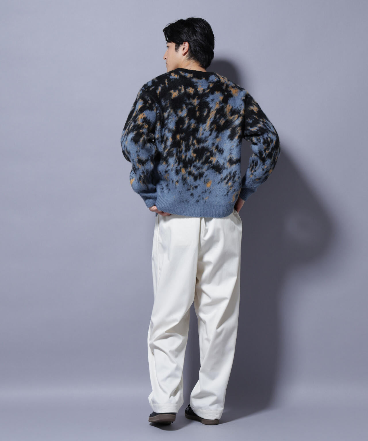 アート柄クルーネックニット2 ブライトカラー 6725222211