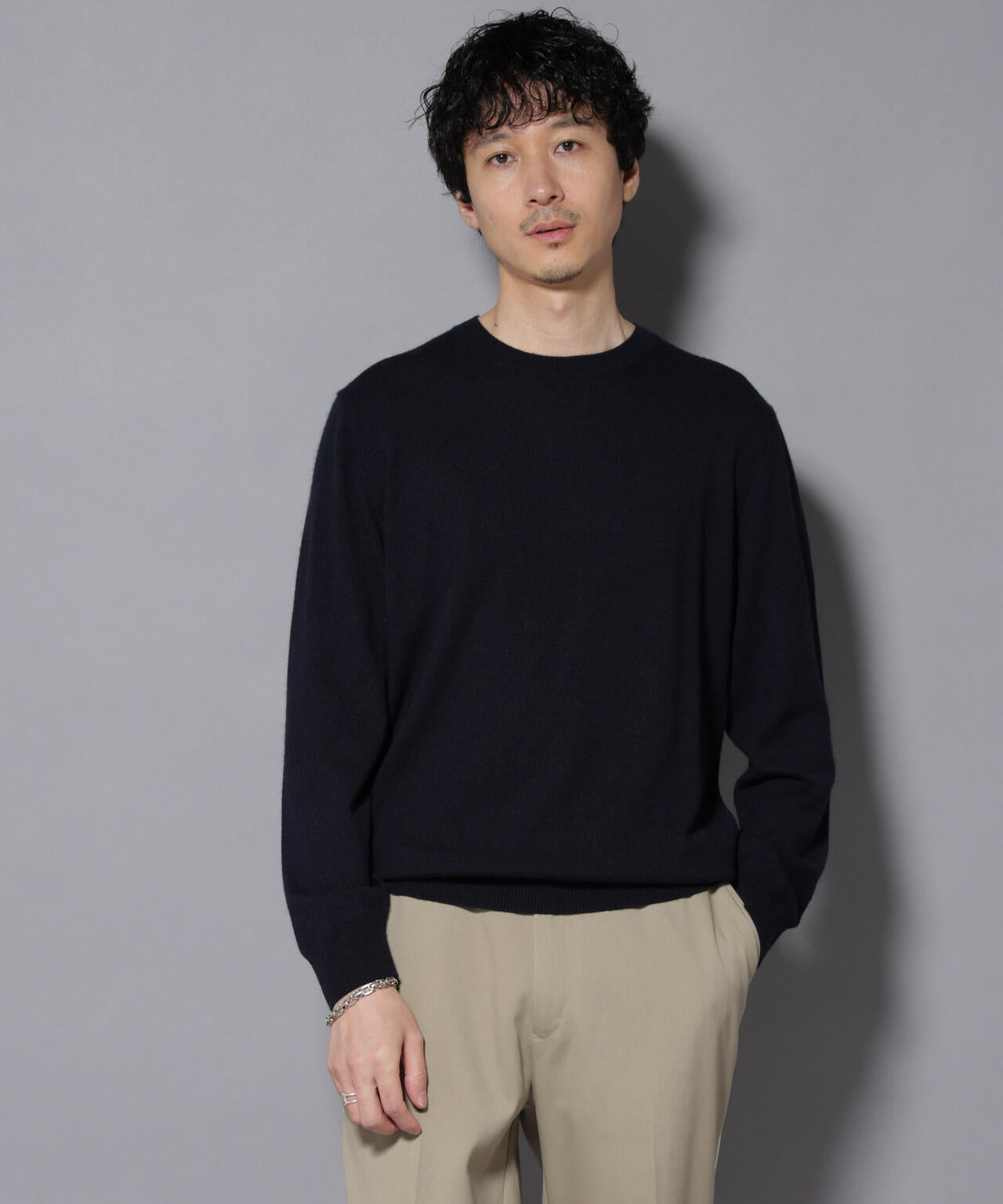 カシミヤミックスクルーネックニット