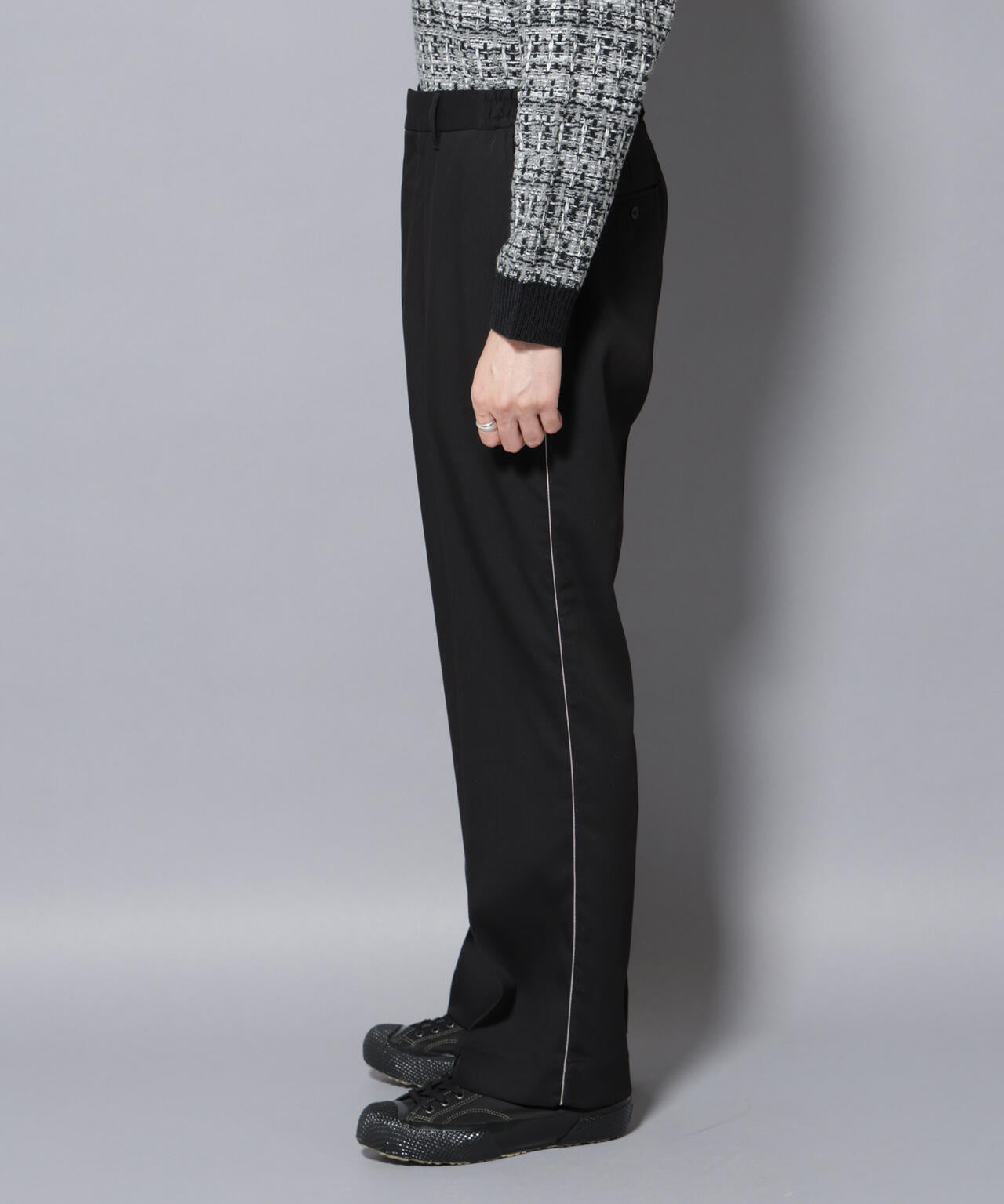 ウォーム側章ストレートスラックス 6726127201