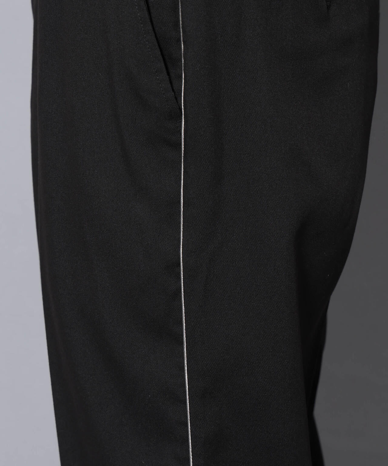 ウォーム側章ストレートスラックス 6726127201