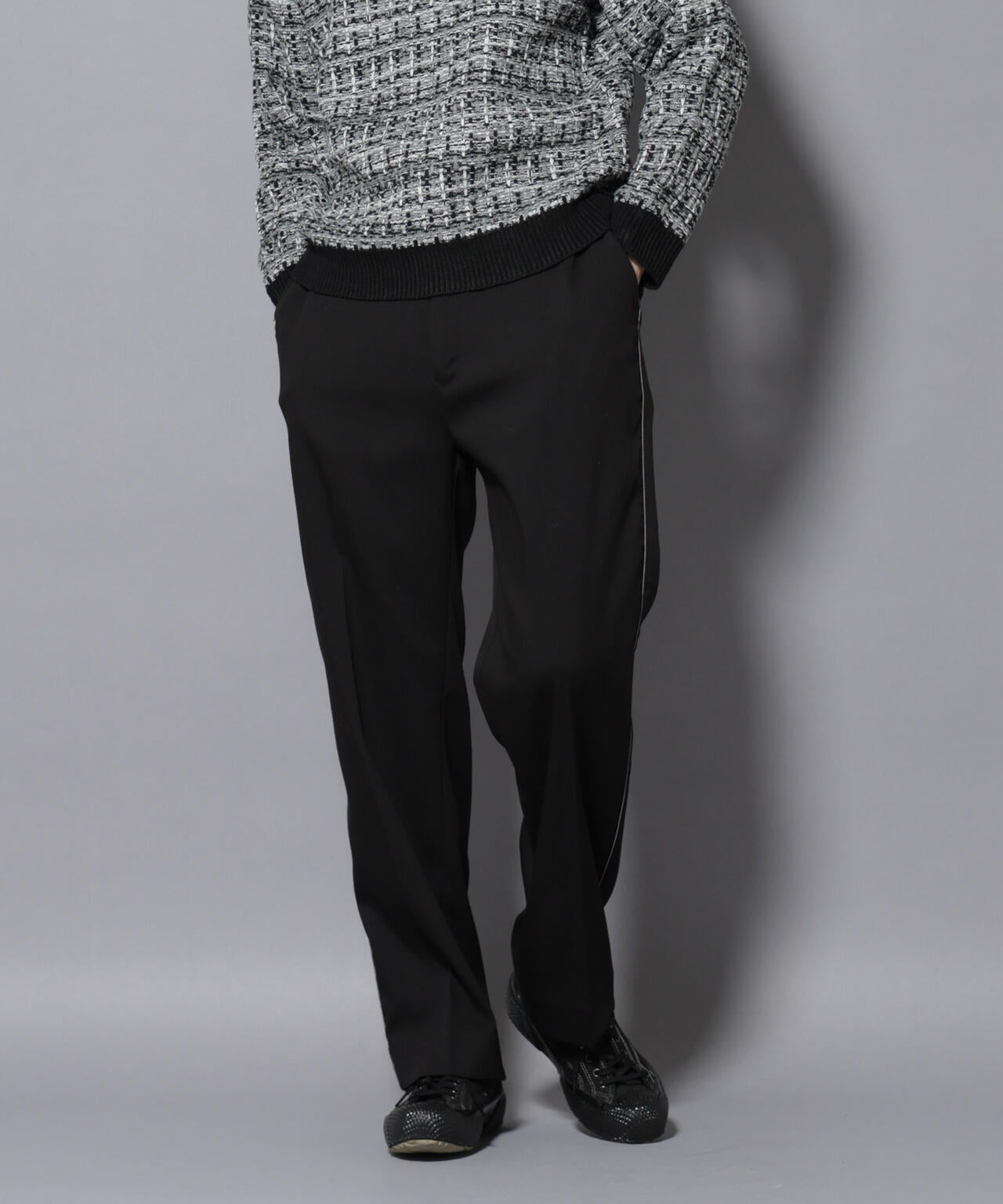 ウォーム側章ストレートスラックス 6726127201