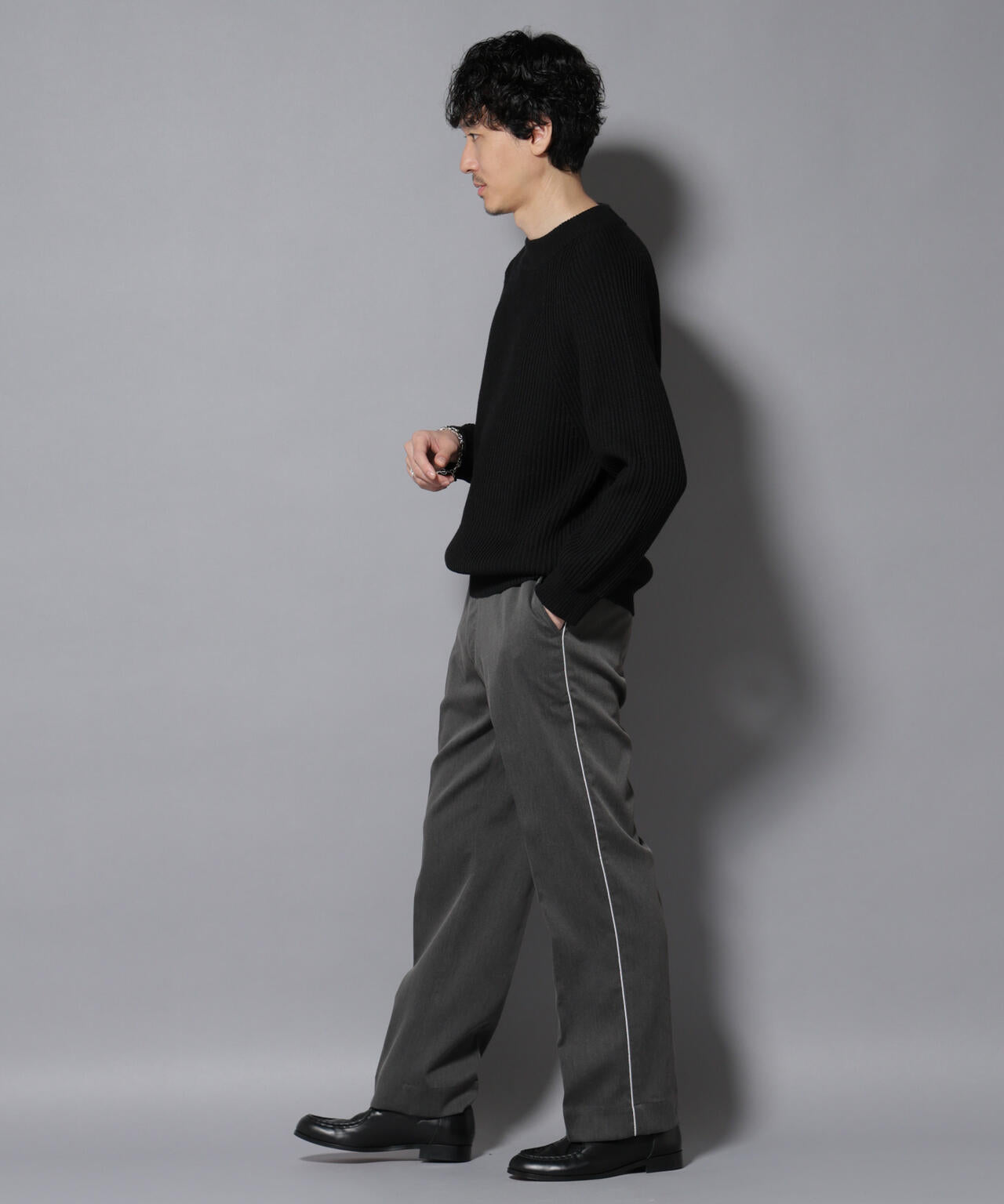 ウォーム側章ストレートスラックス 6726127201