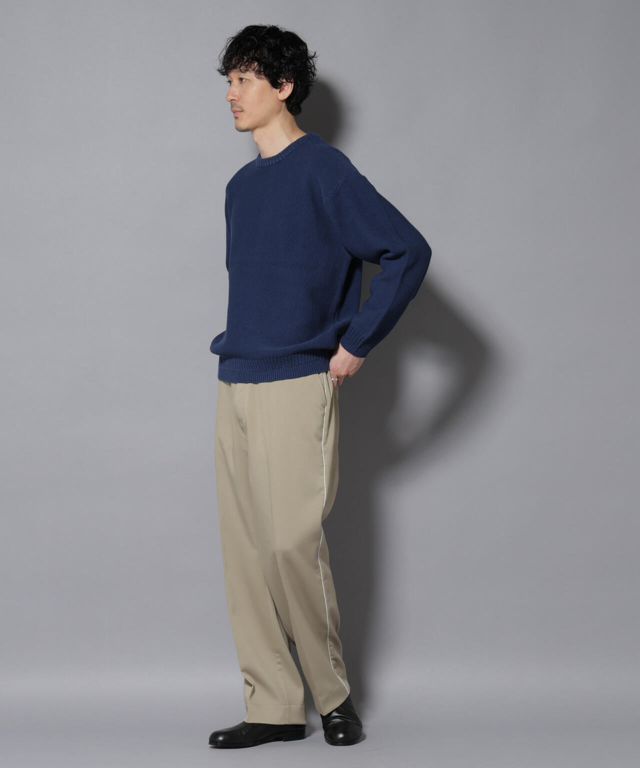 ウォーム側章ストレートスラックス 6726127201