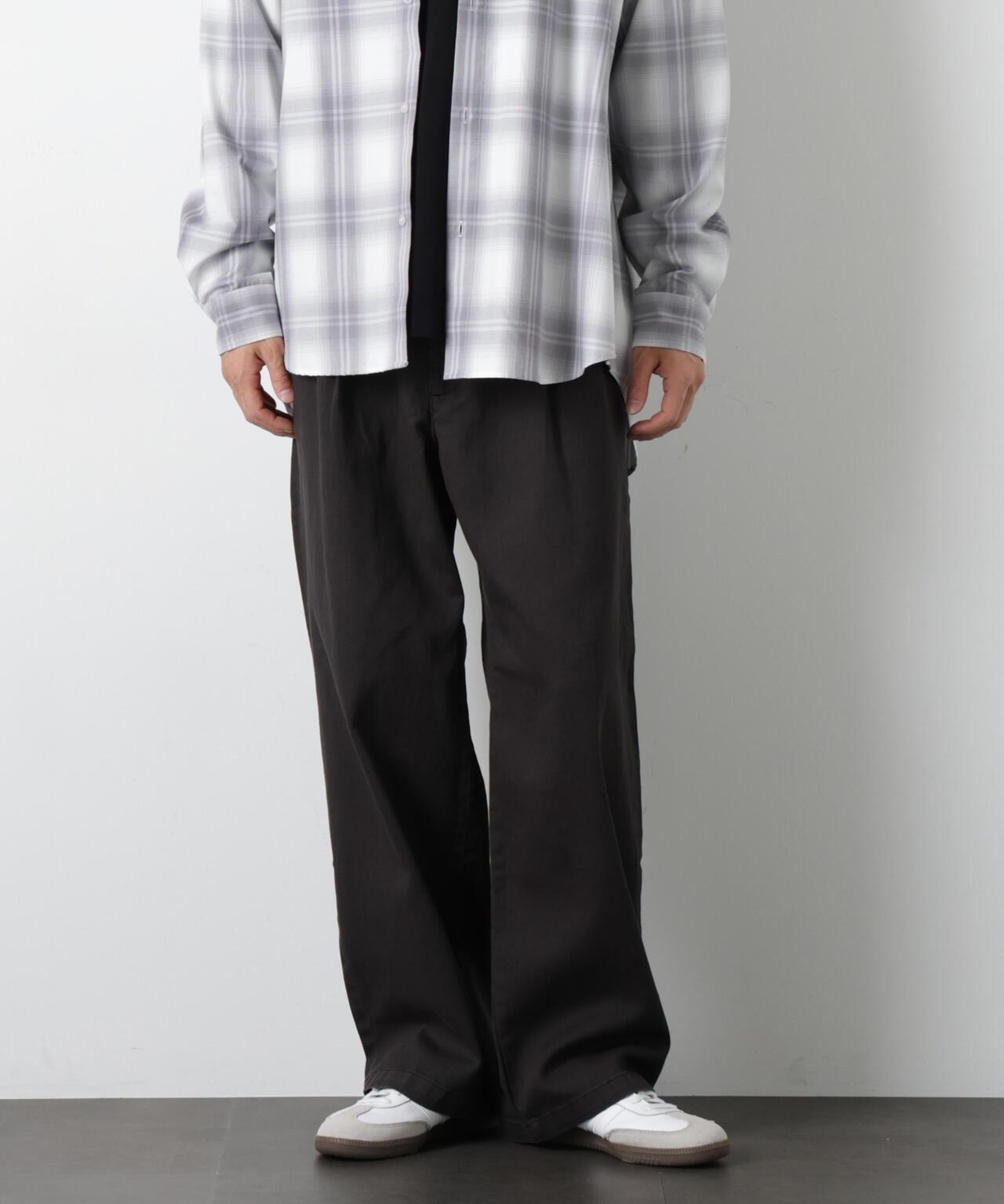 イージーバギーパンツ