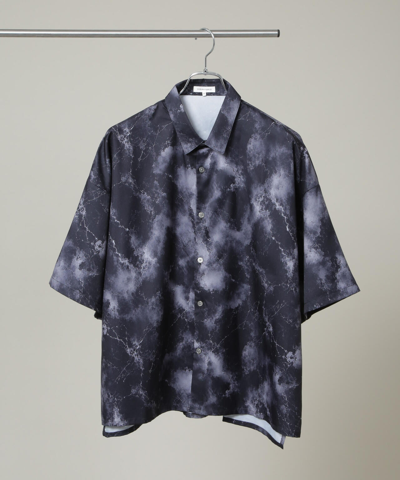NORMANBROS/ショート丈オーバーサイズ総柄シャツ 半袖 6726221002