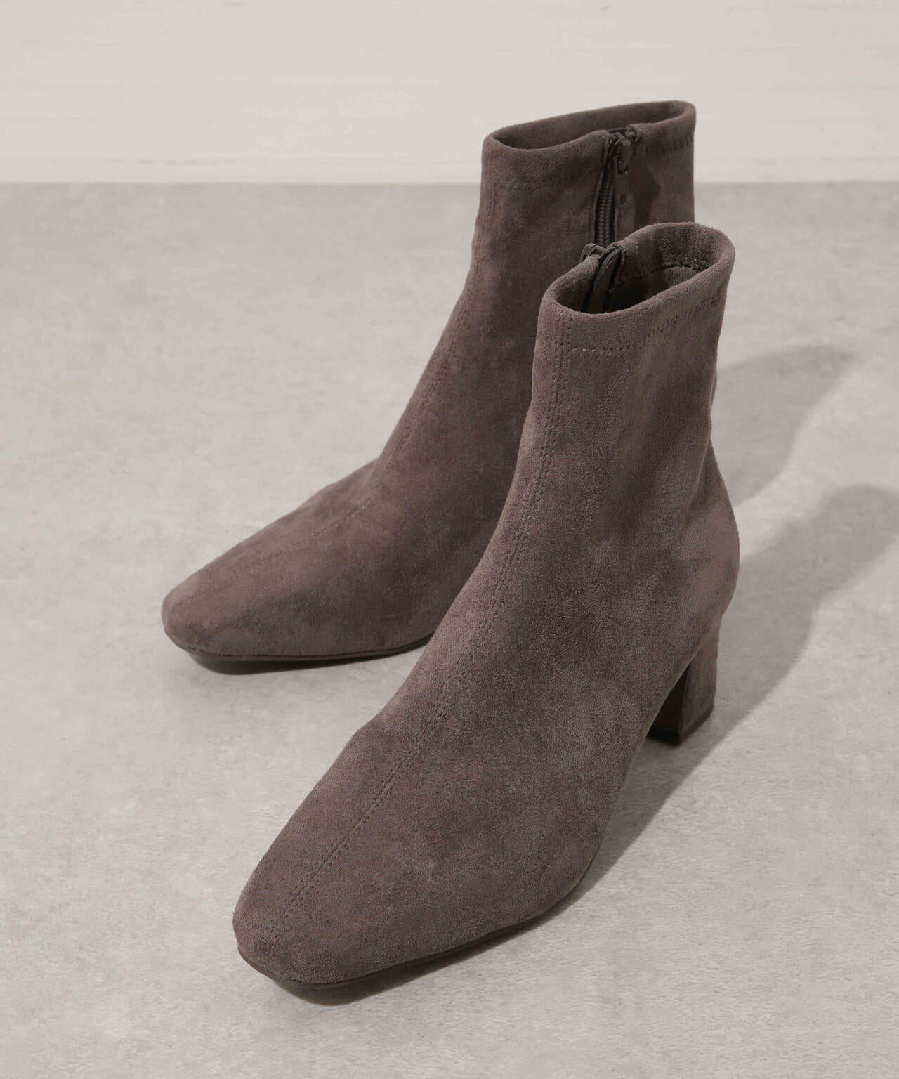 ストレッチフェイクスエードヒールショートブーツ 6733236302