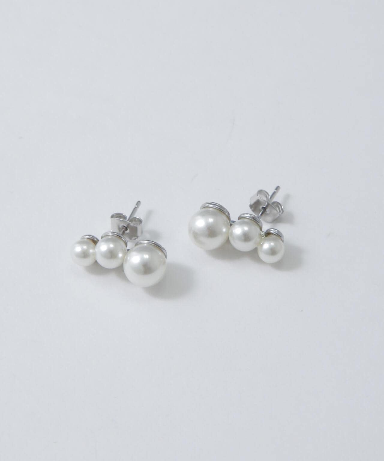 トリプルパールピアス 6734145300