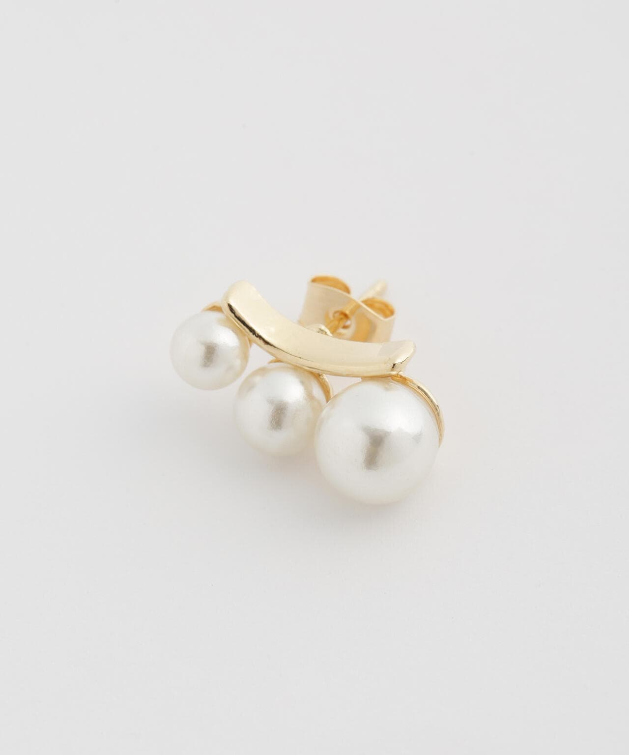 トリプルパールピアス 6734145300