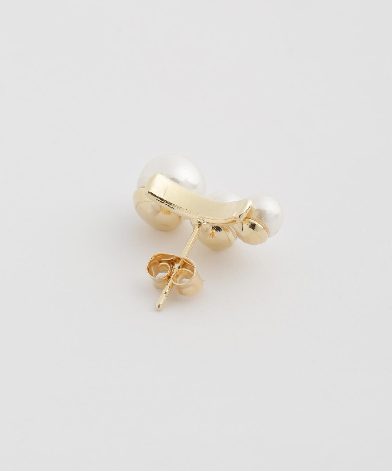 トリプルパールピアス 6734145300