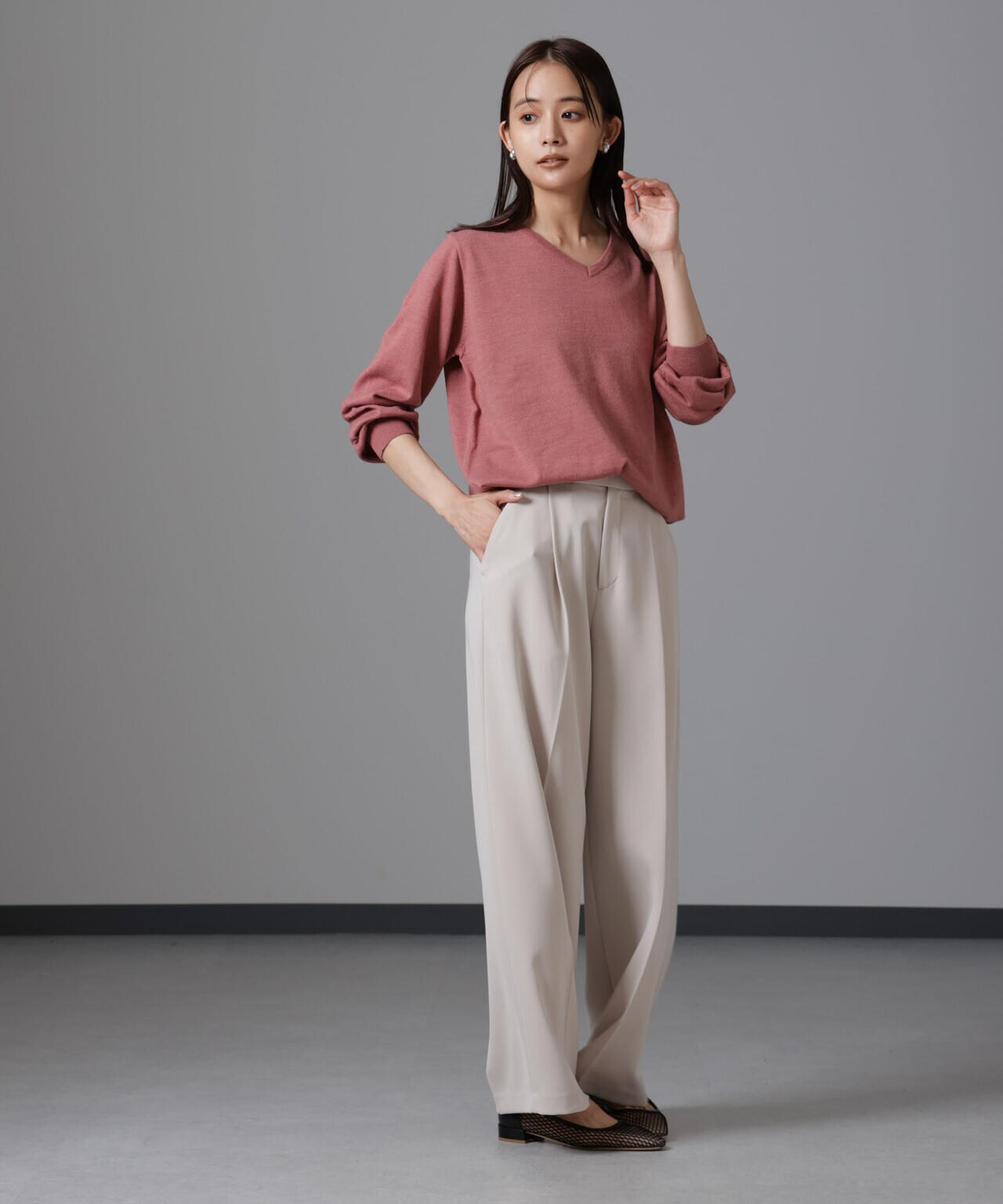 静電気防止 Vネックプルオーバーニット 6734222332