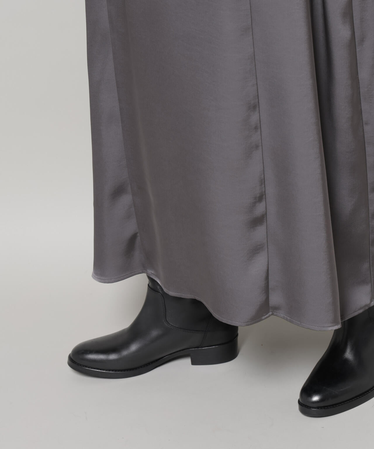 シャーリングギャザースリーブサテンマキシワンピース 6735219322