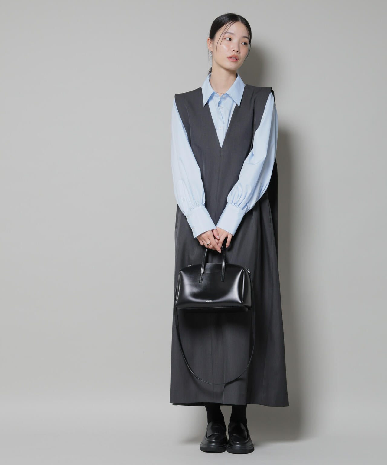 ショルダータックVネックワンピース 6735219323