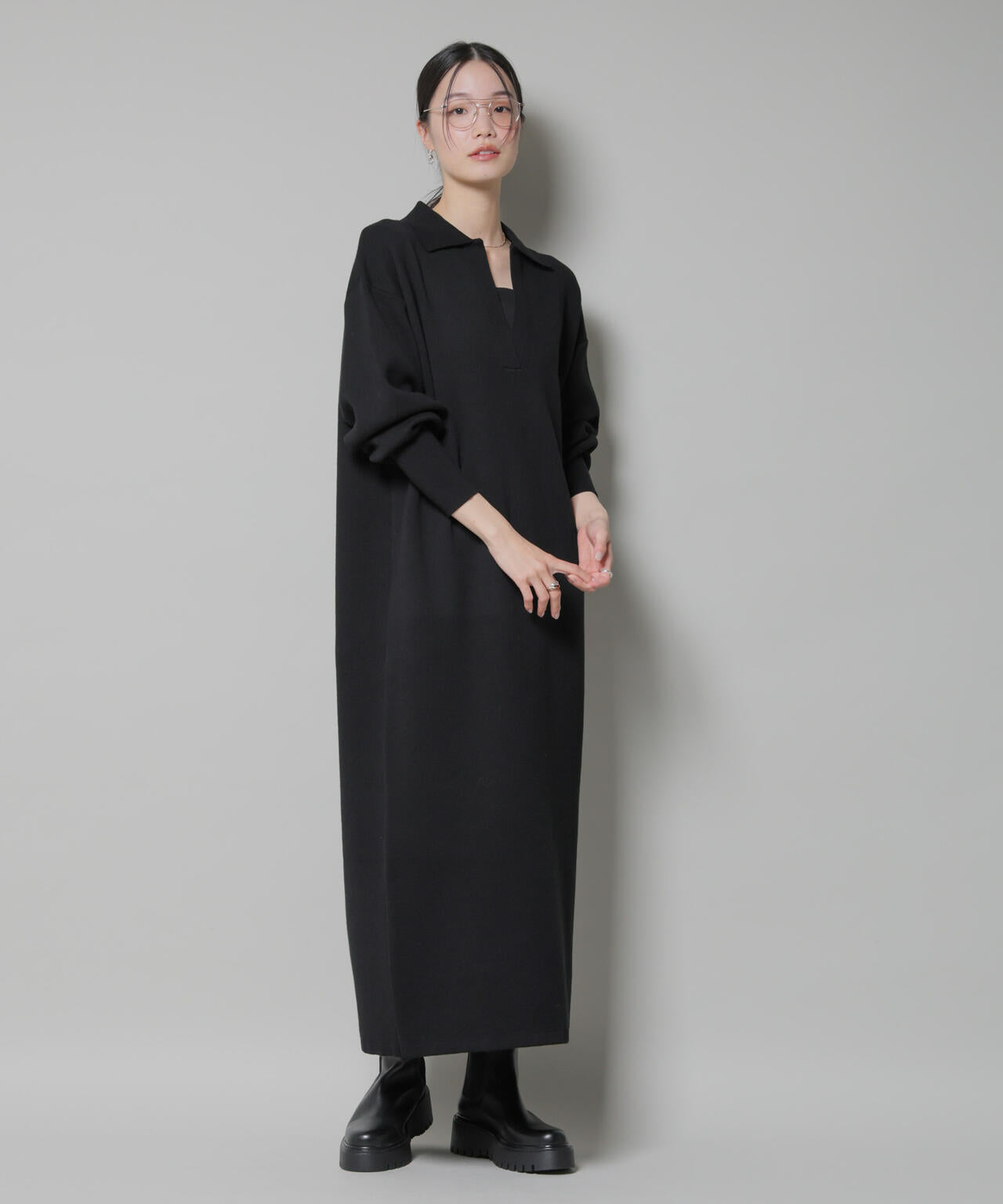 スウェットライク衿付きスキッパーニットワンピース