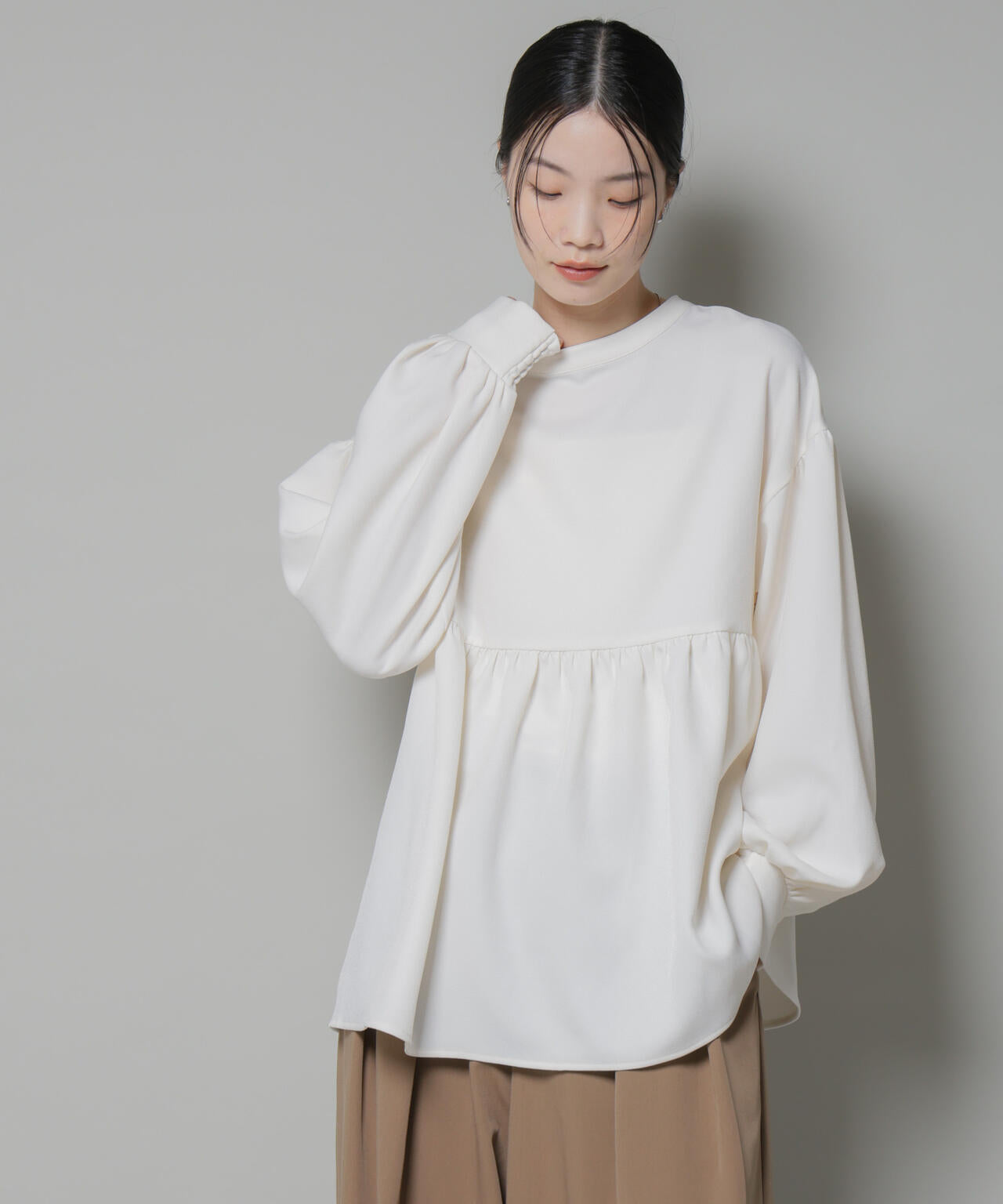 ウールライクポリエステル前後2way切り替えペプラムブラウス(セットアップ可) 6735220314