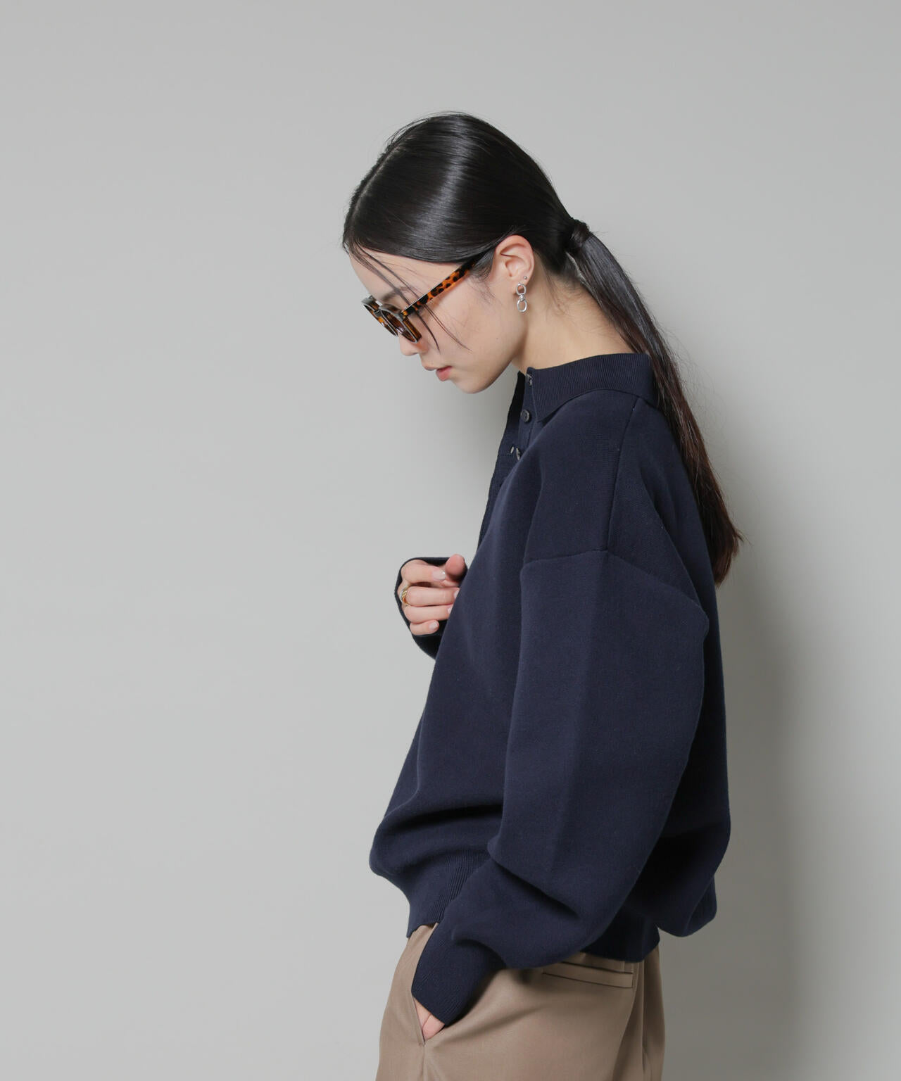 スウェットライク衿付きボタンニット 6735222346