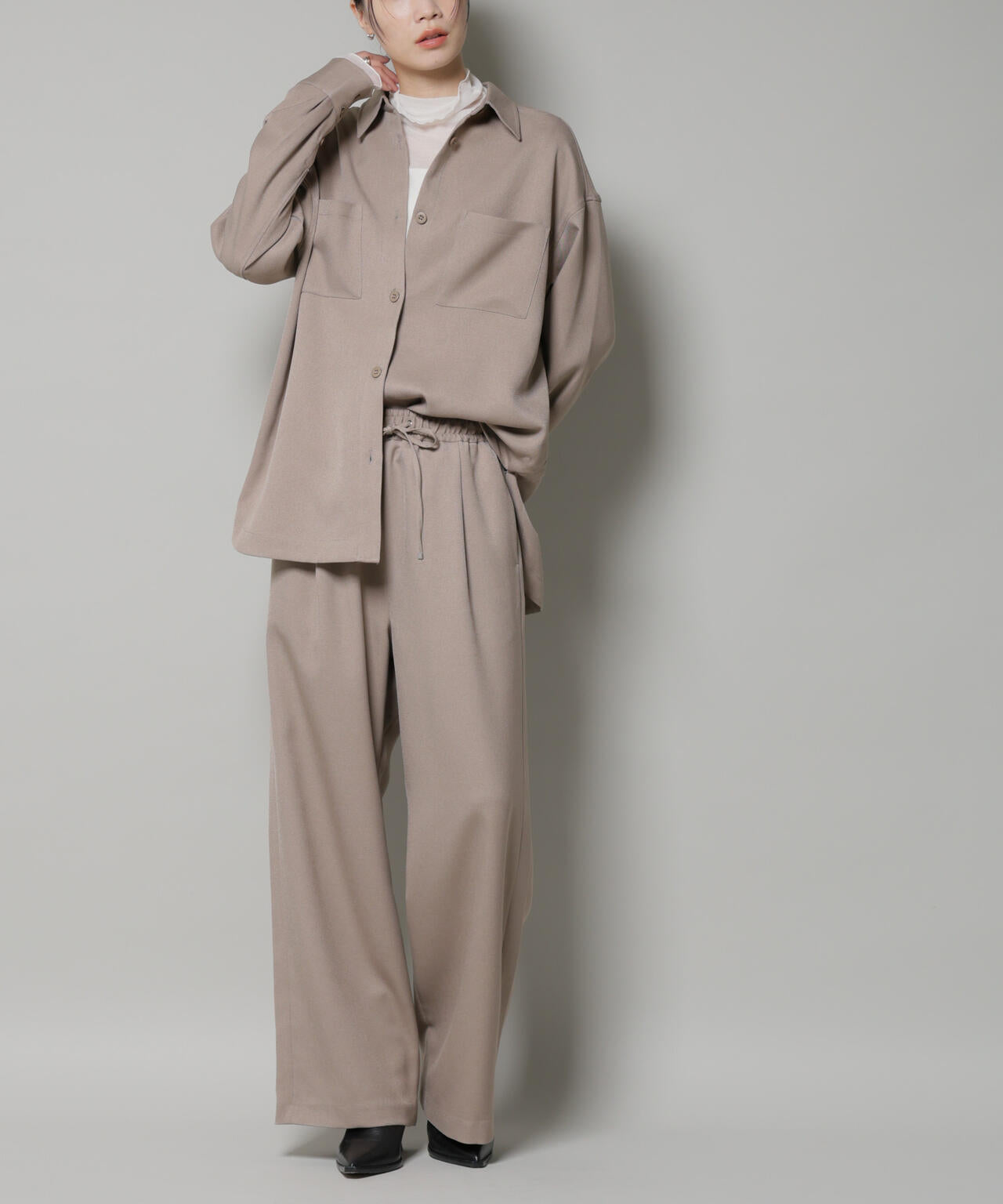 ウールライクポリエステルサイドライン切り替えドロストパンツ(セットアップ可)