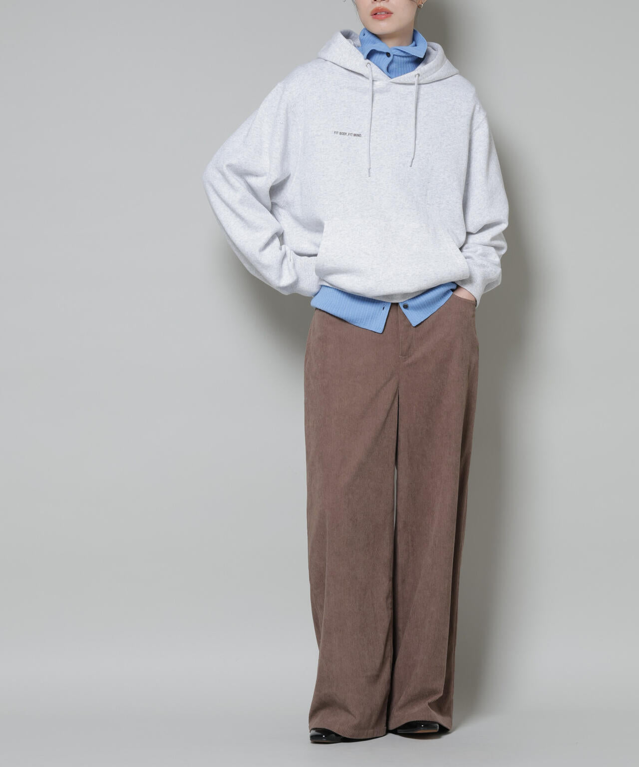 ソフトコーデュロイストレートパンツ