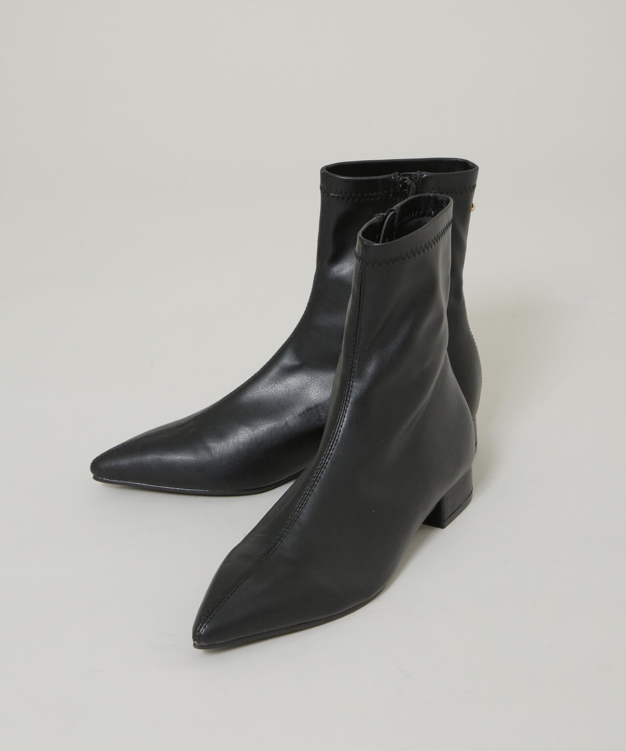 メタルモチーフ付きポインテッドトゥストレッチブーツ 6735236301