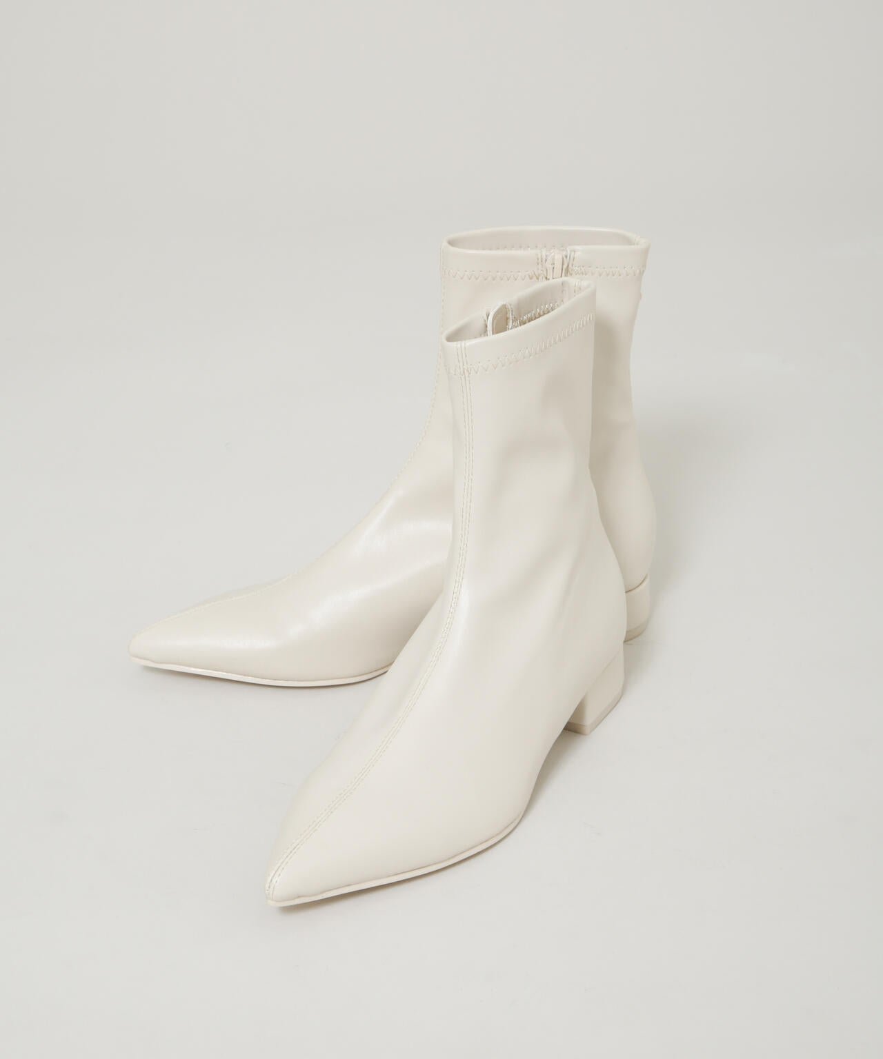 メタルモチーフ付きポインテッドトゥストレッチブーツ 6735236301