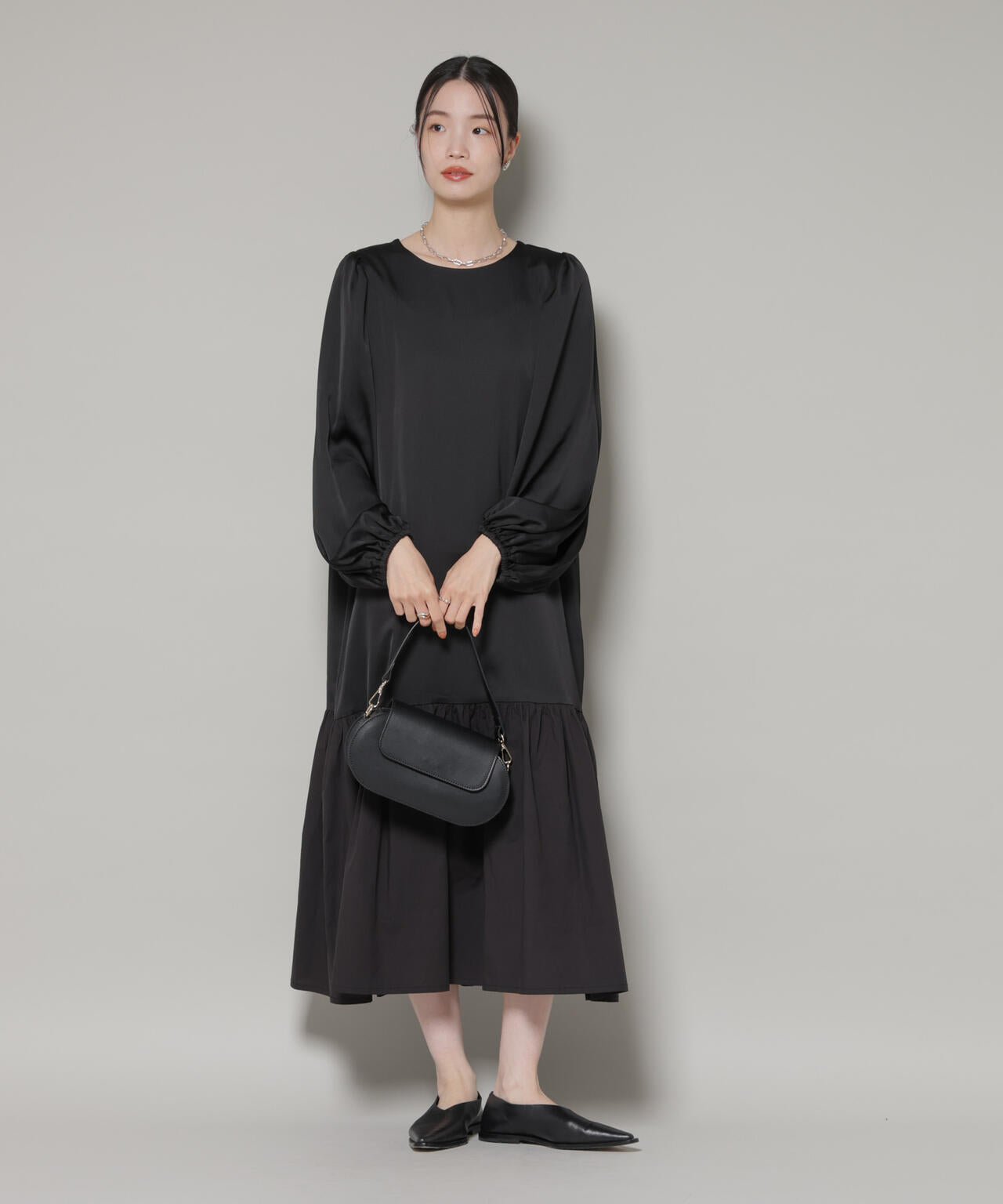 異素材切り替えギャザーサテンワンピース 6736119305