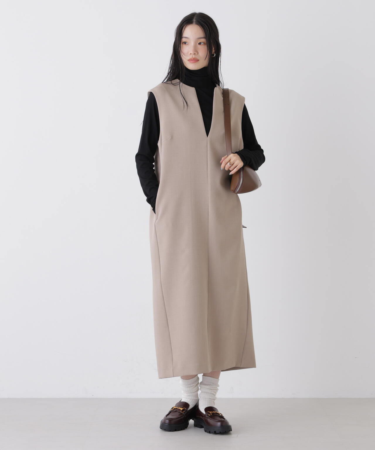 キーネックワンピース