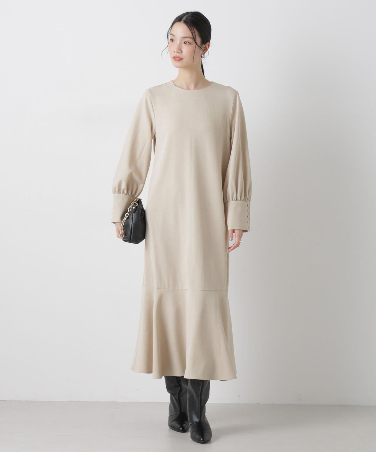 ヘムフレアクルミボタンスリーブワンピース 6736119309